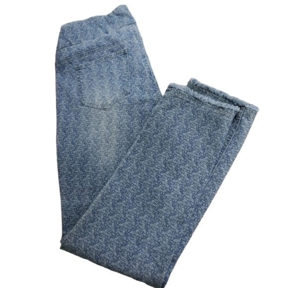 Soft Surroundings~Woman Size M~Blue Print Pull-On Cropped Pants Stretch. - Picture 7 of 12